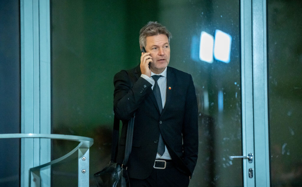 Grünen-Kanzlerkandidat Robert Habeck will Milliardäre zur Kasse bitten. (Archivbild)
